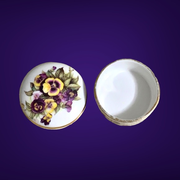 🚩 SOLD 🚩 Fine Bone China Gilded Ring Pill Box Wedding Gift - Picture 3 of 14